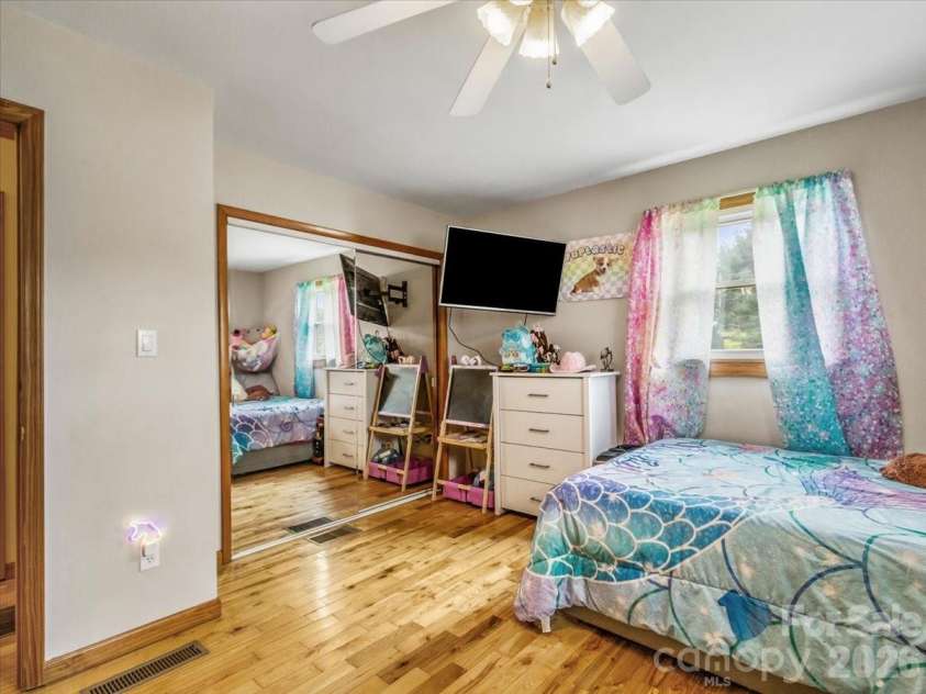 427 Big Brush Creek Road, Green Mountain, NC 28740.  MLS# CAR4415308, YatesRealty ID 45069. 