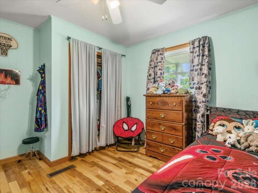 427 Big Brush Creek Road, Green Mountain, NC 28740.  MLS# CAR4415308, YatesRealty ID 45069. 