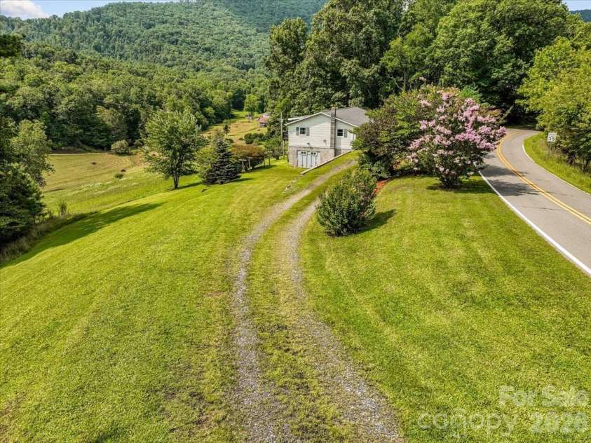 427 Big Brush Creek Road, Green Mountain, NC 28740.  MLS# CAR4415308, YatesRealty ID 45069. 