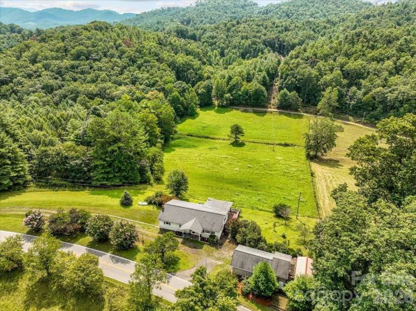 427 Big Brush Creek Road, Green Mountain, NC 28740.  MLS# CAR4415308, YatesRealty ID 45069. 
