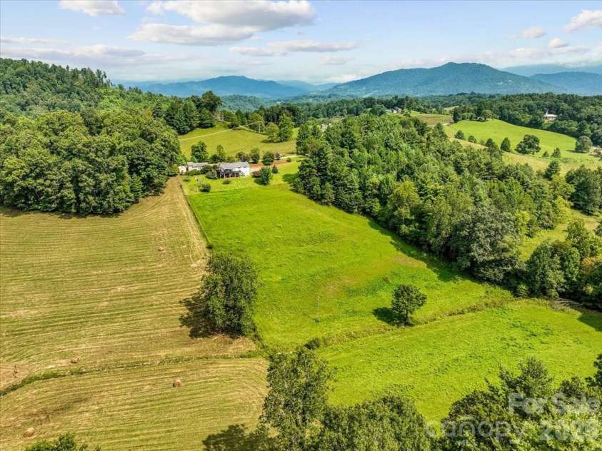 427 Big Brush Creek Road, Green Mountain, NC 28740.  MLS# CAR4415308, YatesRealty ID 45069. 