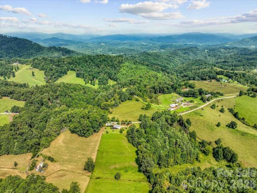 427 Big Brush Creek Road, Green Mountain, NC 28740.  MLS# CAR4415308, YatesRealty ID 45069. 