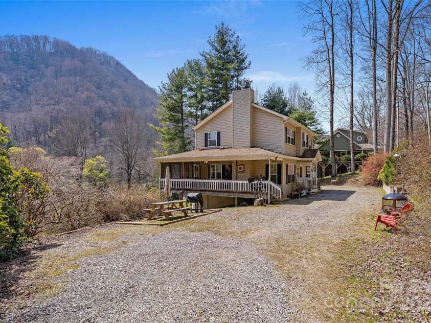 333 Laurel Branch Road, Maggie Valley, NC 28751.  MLS# CAR4242992, YatesRealty ID 4507. 