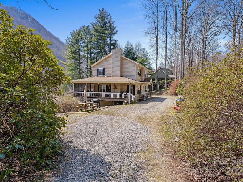 333 Laurel Branch Road, Maggie Valley, NC 28751.  MLS# CAR4242992, YatesRealty ID 4507. 