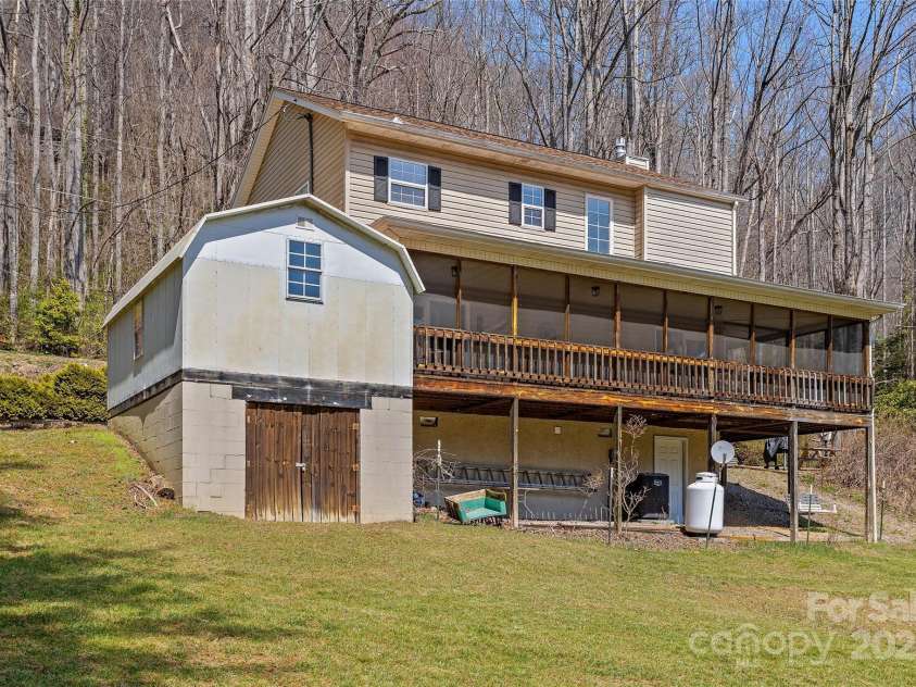 333 Laurel Branch Road, Maggie Valley, NC 28751.  MLS# CAR4242992, YatesRealty ID 4507. 