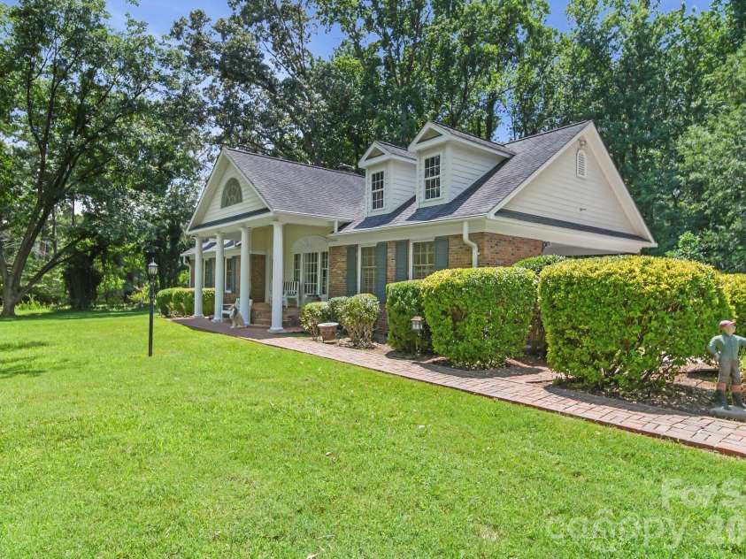 1981 Crestwood Lane, Clover, SC 29710.  MLS# CAR4404563, YatesRealty ID 45071. 