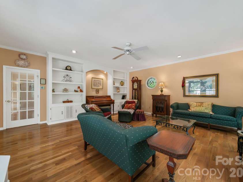 1981 Crestwood Lane, Clover, SC 29710.  MLS# CAR4404563, YatesRealty ID 45071. 