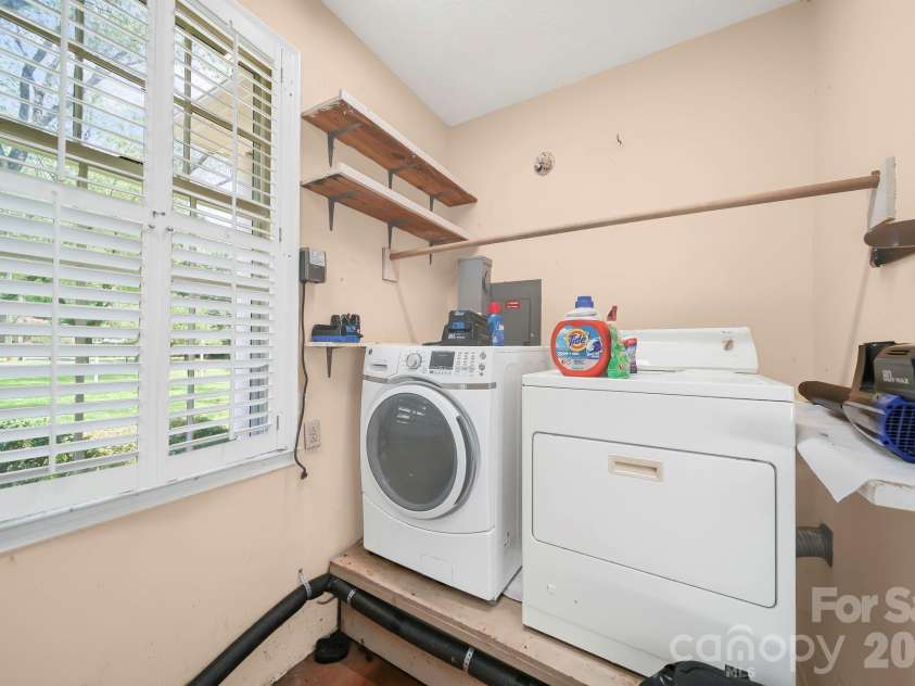 1981 Crestwood Lane, Clover, SC 29710.  MLS# CAR4404563, YatesRealty ID 45071. 