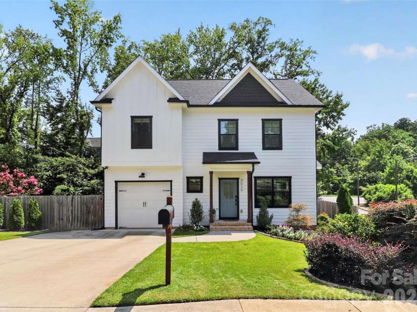 3039 Palm Avenue, Charlotte, NC 28205.  MLS# CAR4406774, YatesRealty ID 45074. 
