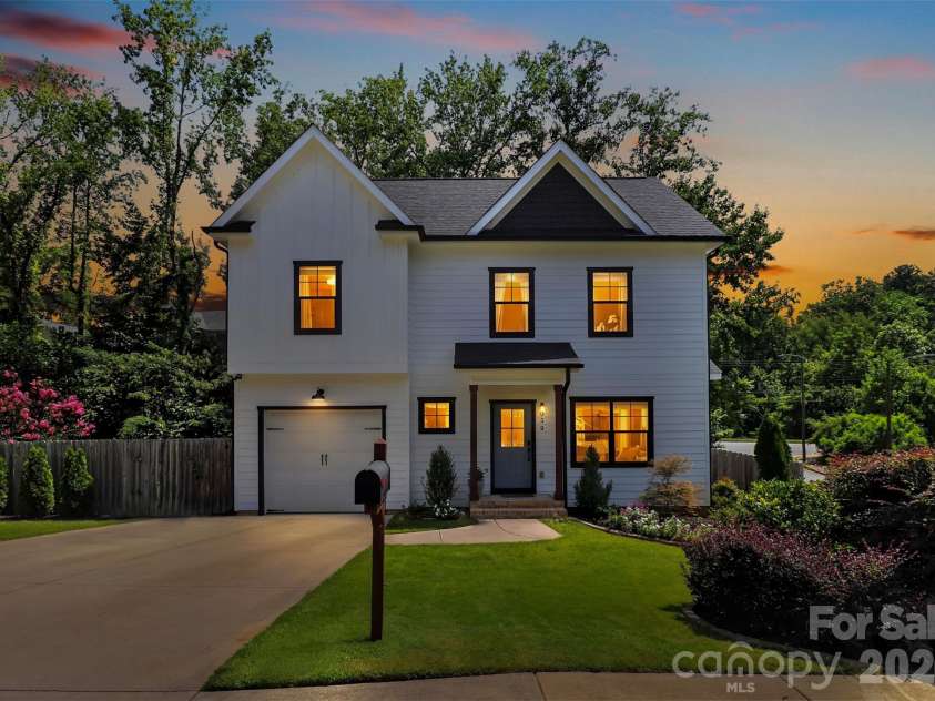 3039 Palm Avenue, Charlotte, NC 28205.  MLS# CAR4406774, YatesRealty ID 45074. 