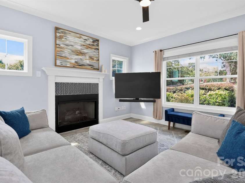 3039 Palm Avenue, Charlotte, NC 28205.  MLS# CAR4406774, YatesRealty ID 45074. 