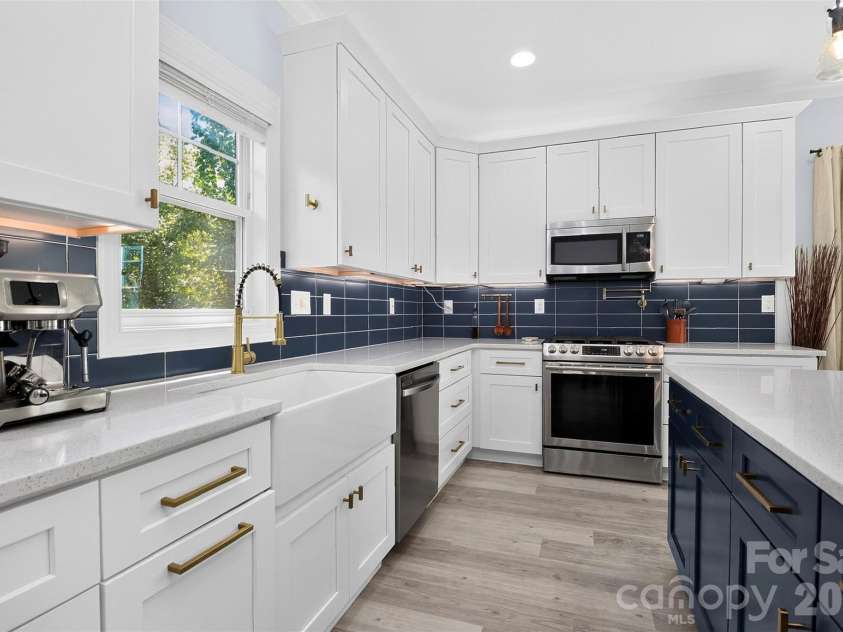 3039 Palm Avenue, Charlotte, NC 28205.  MLS# CAR4406774, YatesRealty ID 45074. 