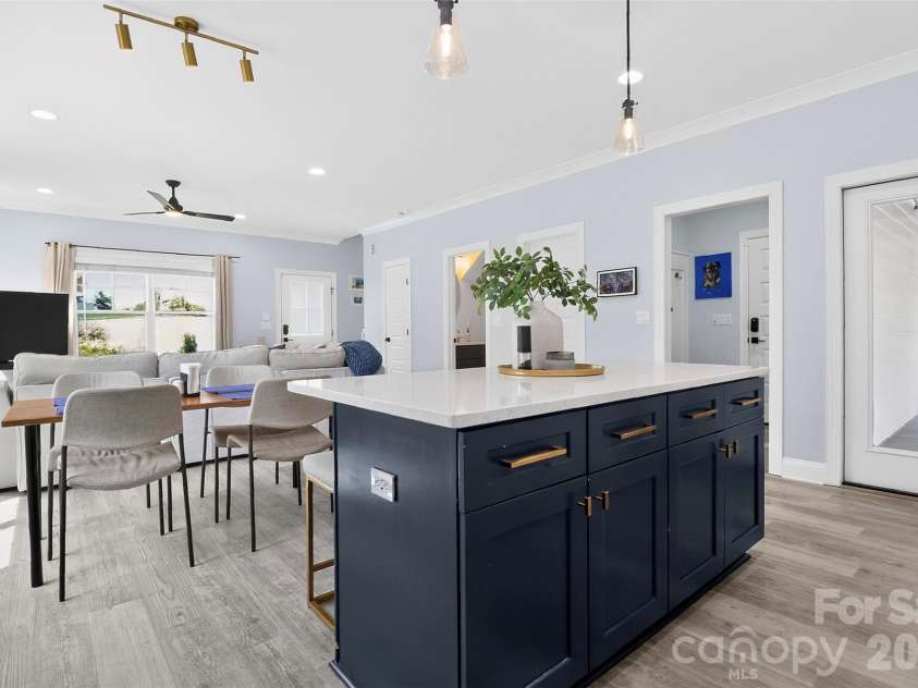3039 Palm Avenue, Charlotte, NC 28205.  MLS# CAR4406774, YatesRealty ID 45074. 