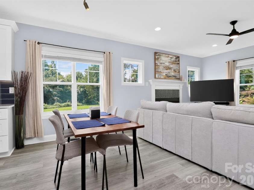 3039 Palm Avenue, Charlotte, NC 28205.  MLS# CAR4406774, YatesRealty ID 45074. 