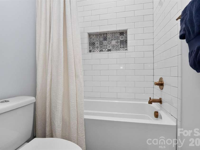 3039 Palm Avenue, Charlotte, NC 28205.  MLS# CAR4406774, YatesRealty ID 45074. 