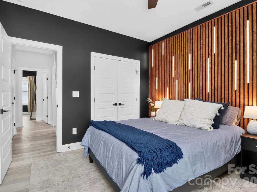 3039 Palm Avenue, Charlotte, NC 28205.  MLS# CAR4406774, YatesRealty ID 45074. 