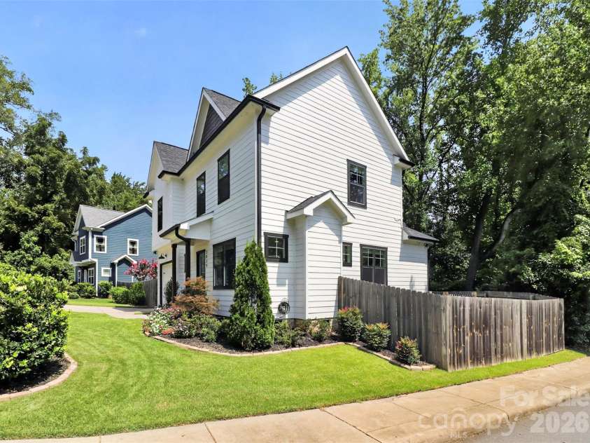 3039 Palm Avenue, Charlotte, NC 28205.  MLS# CAR4406774, YatesRealty ID 45074. 