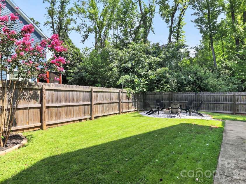 3039 Palm Avenue, Charlotte, NC 28205.  MLS# CAR4406774, YatesRealty ID 45074. 