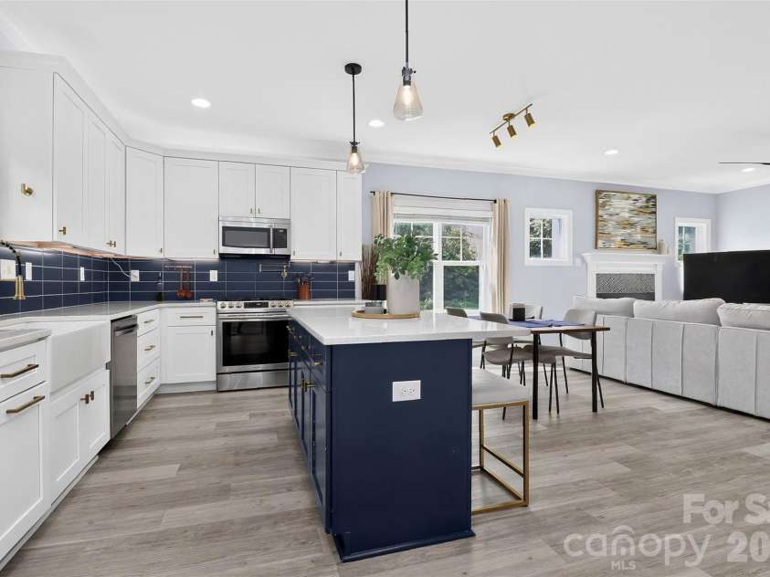 3039 Palm Avenue, Charlotte, NC 28205.  MLS# CAR4406774, YatesRealty ID 45074. 
