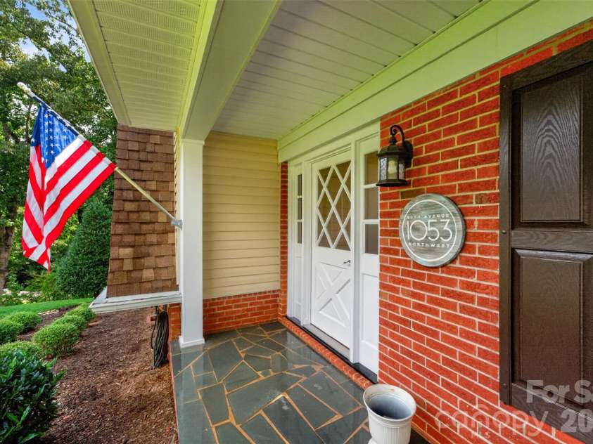 1053 20th Avenue, Hickory, NC 28601.  MLS# CAR4415459, YatesRealty ID 45075. 