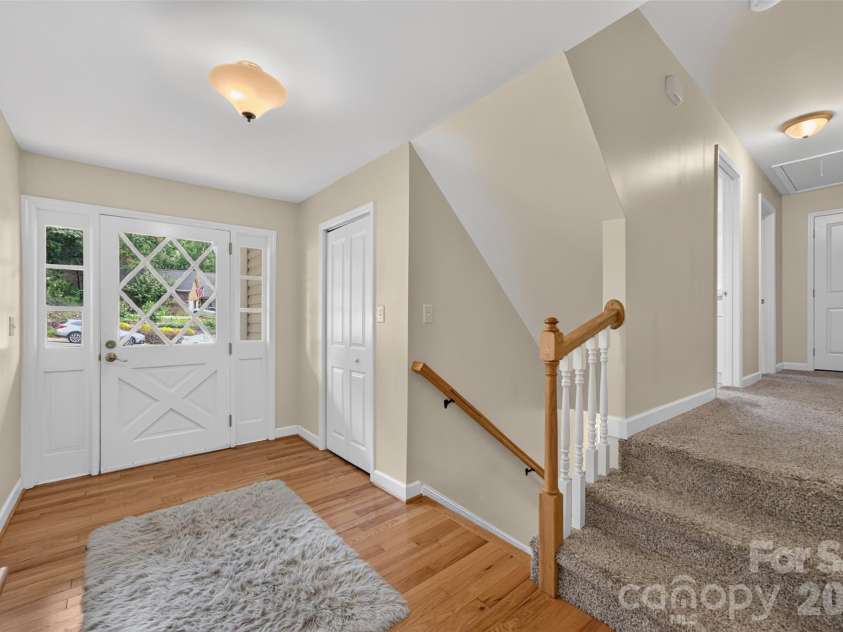 1053 20th Avenue, Hickory, NC 28601.  MLS# CAR4415459, YatesRealty ID 45075. 