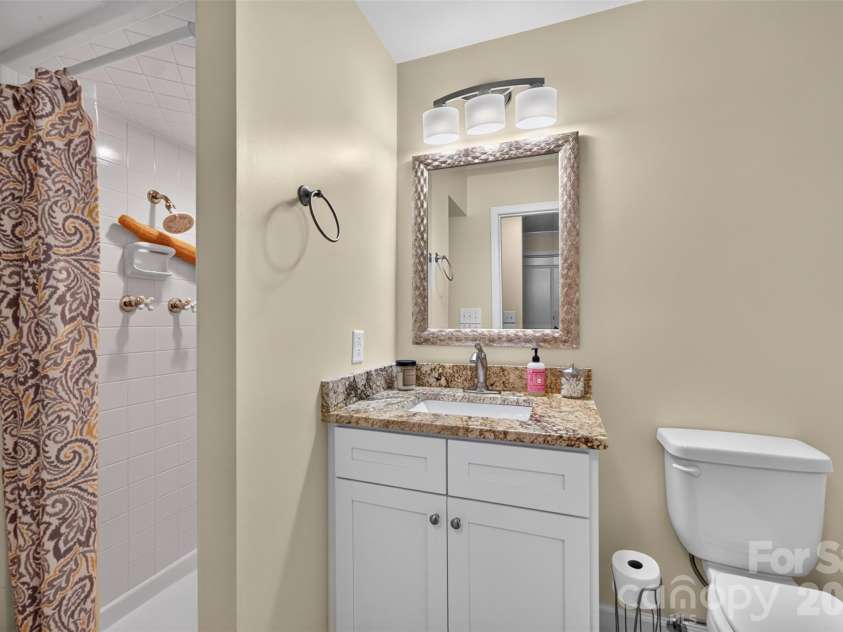 1053 20th Avenue, Hickory, NC 28601.  MLS# CAR4415459, YatesRealty ID 45075. 