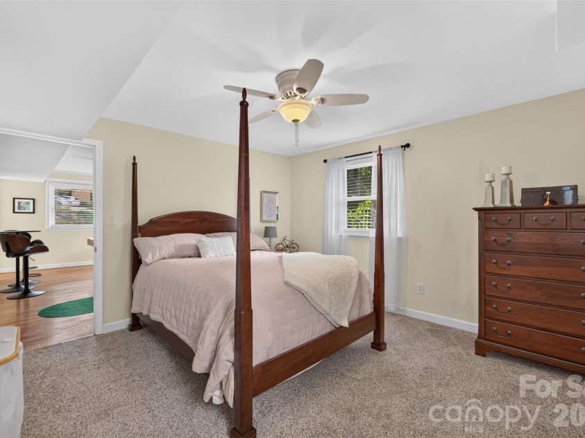 1053 20th Avenue, Hickory, NC 28601.  MLS# CAR4415459, YatesRealty ID 45075. 
