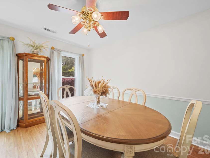 2527 Heathershire Lane, Matthews, NC 28105.  MLS# CAR4410552, YatesRealty ID 45077. 