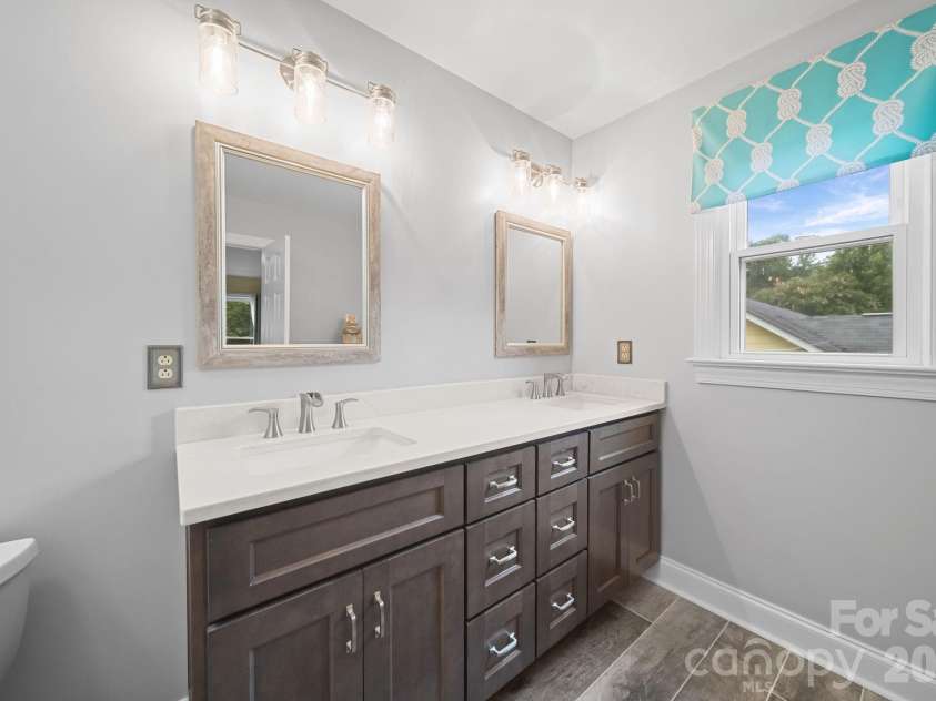 2527 Heathershire Lane, Matthews, NC 28105.  MLS# CAR4410552, YatesRealty ID 45077. Master Bathroom