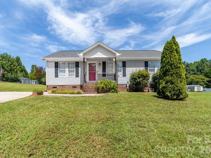 3009 Drake Drive, Stanley, NC 28164.  MLS# CAR4415318, YatesRealty ID 45079. 