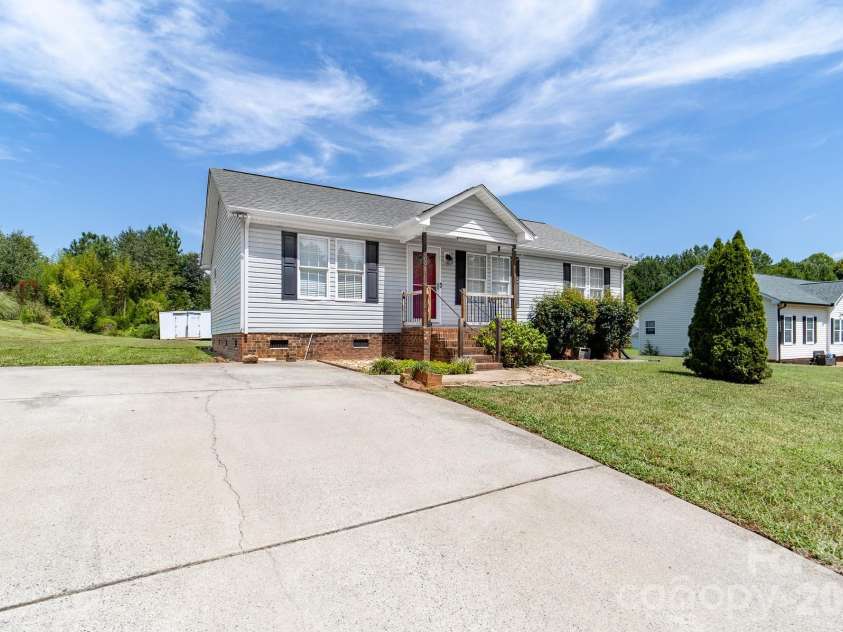 3009 Drake Drive, Stanley, NC 28164.  MLS# CAR4415318, YatesRealty ID 45079. 