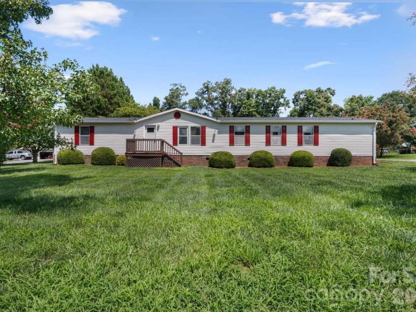 172 Baxter Way, Forest City, NC 28043.  MLS# CAR4414206, YatesRealty ID 45080. 