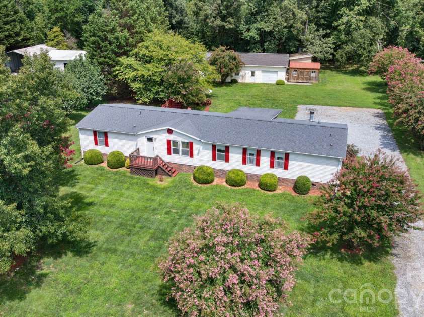 172 Baxter Way, Forest City, NC 28043.  MLS# CAR4414206, YatesRealty ID 45080. 