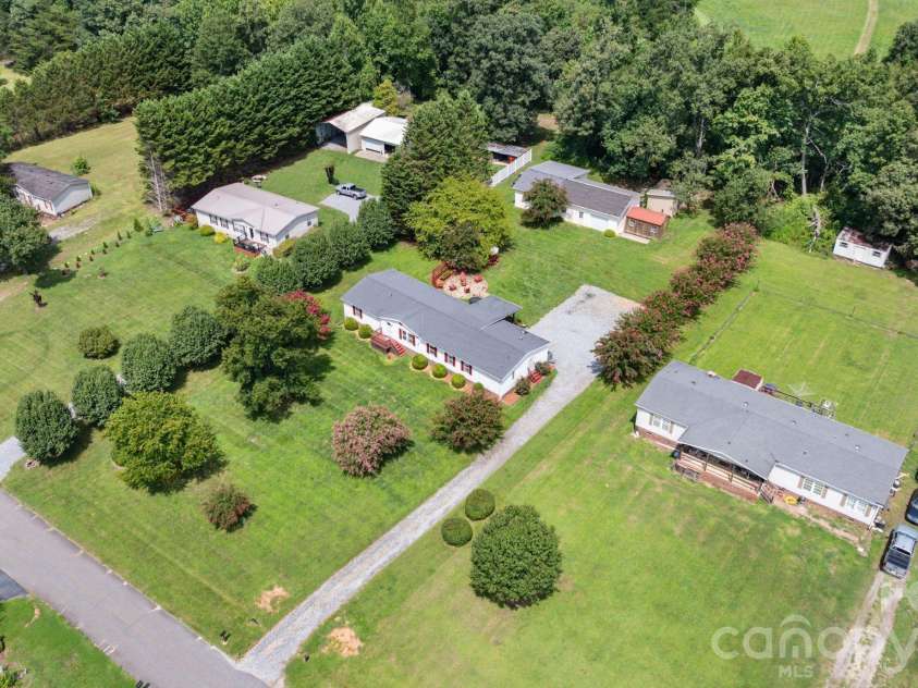 172 Baxter Way, Forest City, NC 28043.  MLS# CAR4414206, YatesRealty ID 45080. 