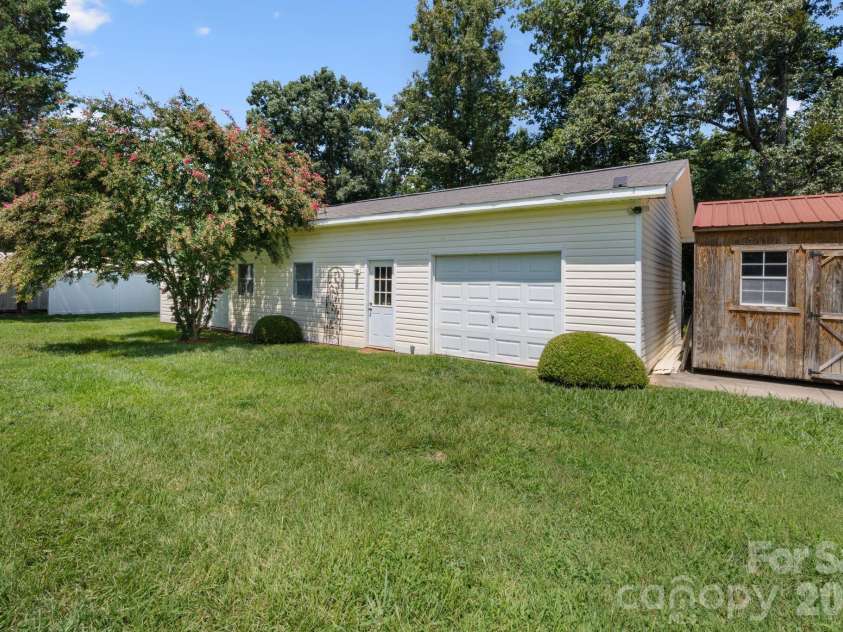 172 Baxter Way, Forest City, NC 28043.  MLS# CAR4414206, YatesRealty ID 45080. 