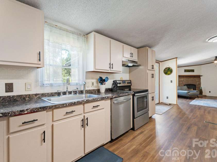 172 Baxter Way, Forest City, NC 28043.  MLS# CAR4414206, YatesRealty ID 45080. 