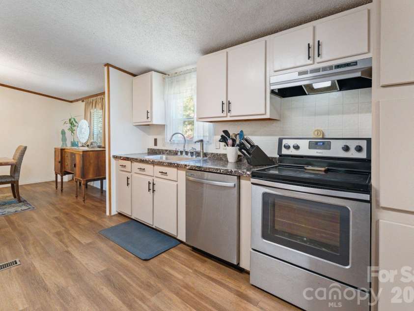 172 Baxter Way, Forest City, NC 28043.  MLS# CAR4414206, YatesRealty ID 45080. 