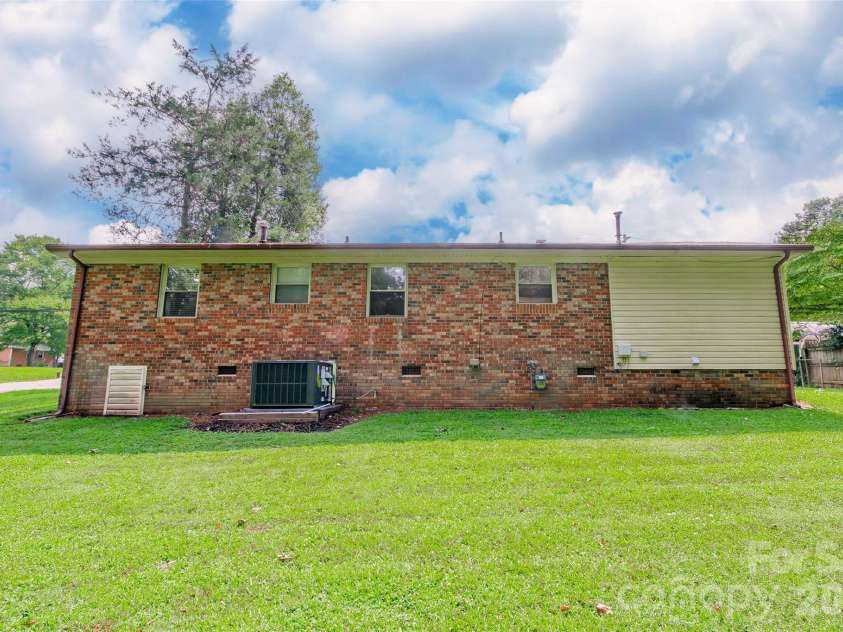 4109 Little Mountain Road, Gastonia, NC 28056.  MLS# CAR4415489, YatesRealty ID 45081. 