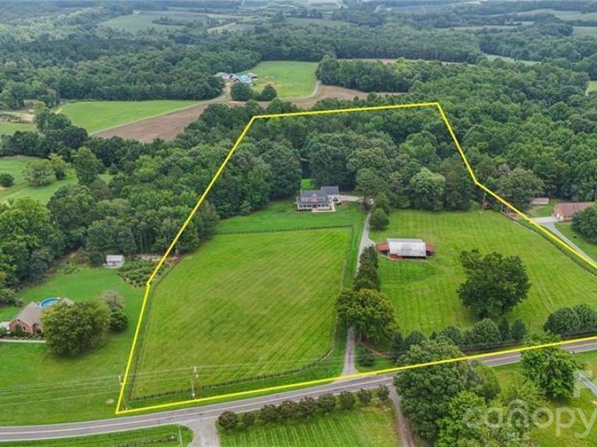 325 Buck Seaford Road, Mocksville, NC 27028.  MLS# CAR4415716, YatesRealty ID 45083. 