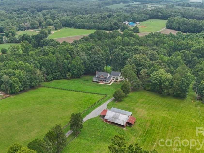 325 Buck Seaford Road, Mocksville, NC 27028.  MLS# CAR4415716, YatesRealty ID 45083. 