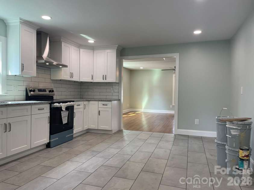 200 White Street, Morganton, NC 28655.  MLS# CAR4414801, YatesRealty ID 45084. 