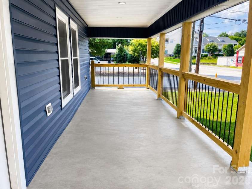 200 White Street, Morganton, NC 28655.  MLS# CAR4414801, YatesRealty ID 45084. 
