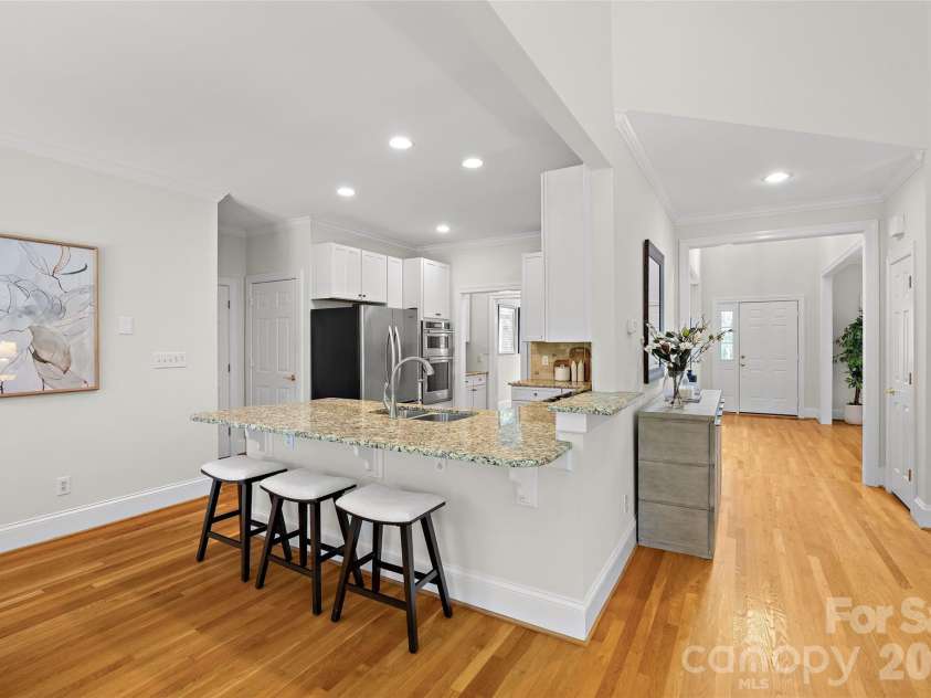 5232 Colony Road, Charlotte, NC 28226.  MLS# CAR4411810, YatesRealty ID 45085. 