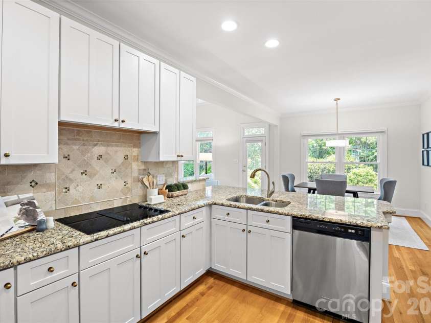 5232 Colony Road, Charlotte, NC 28226.  MLS# CAR4411810, YatesRealty ID 45085. 