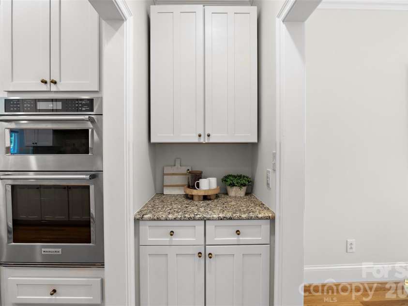 5232 Colony Road, Charlotte, NC 28226.  MLS# CAR4411810, YatesRealty ID 45085. 