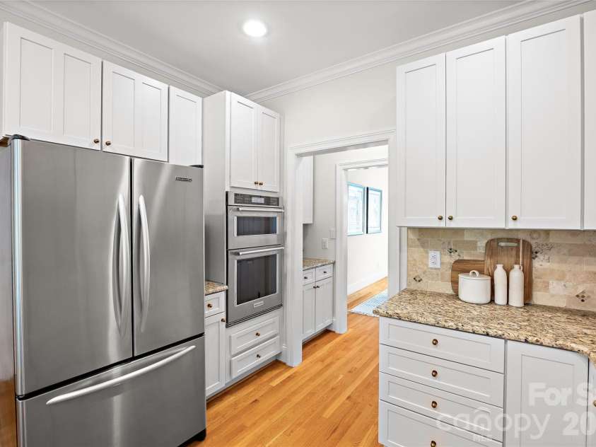 5232 Colony Road, Charlotte, NC 28226.  MLS# CAR4411810, YatesRealty ID 45085. 