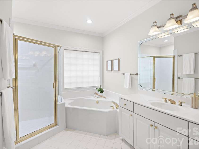 5232 Colony Road, Charlotte, NC 28226.  MLS# CAR4411810, YatesRealty ID 45085. 