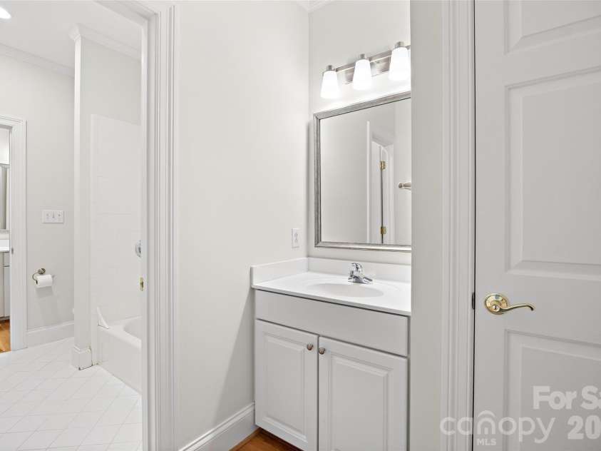 5232 Colony Road, Charlotte, NC 28226.  MLS# CAR4411810, YatesRealty ID 45085. 