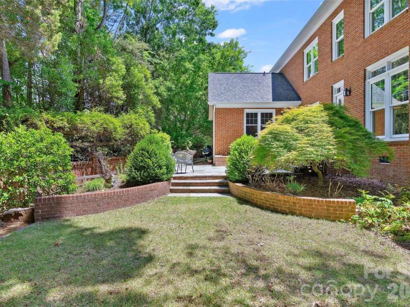 5232 Colony Road, Charlotte, NC 28226.  MLS# CAR4411810, YatesRealty ID 45085. 