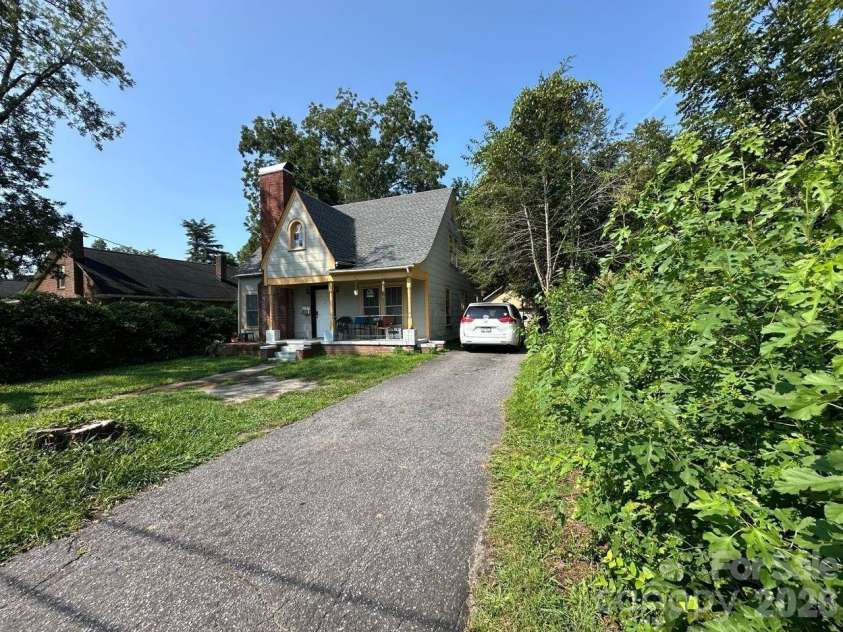 311 Beall Street, Lenoir, NC 28645.  MLS# CAR4415735, YatesRealty ID 45087. 